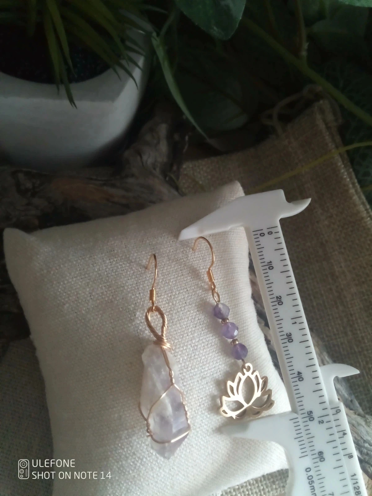 Boucles d'oreilles lotus et pierres naturelles d'améthyste – photo 2